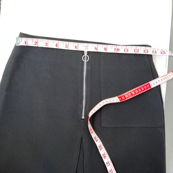 Twik (S) by Simons, A-line short skirt with zipper, front pleat, and pocket - Picture 9 of 12